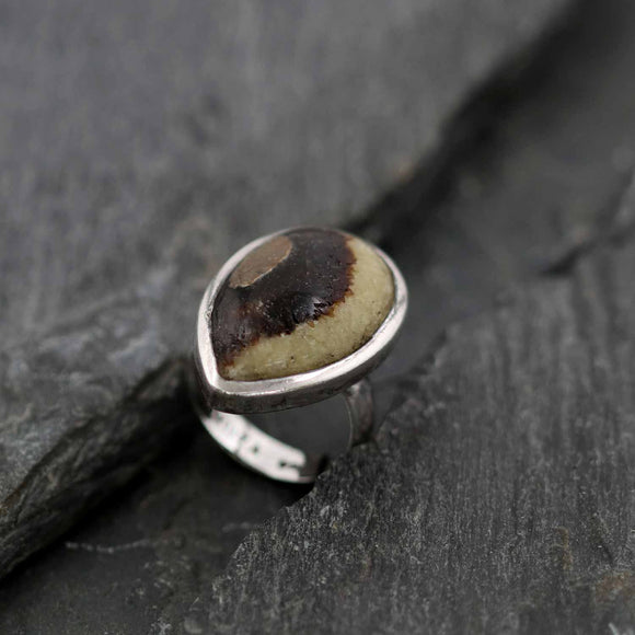 טבעת אבן ספטריאן (קלציט ספקטריה) כסף בעבודת יד