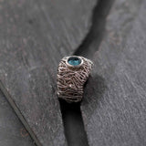 טבעת אבן טורמלין מלוטש בשיבוץ כסף בעבודת יד